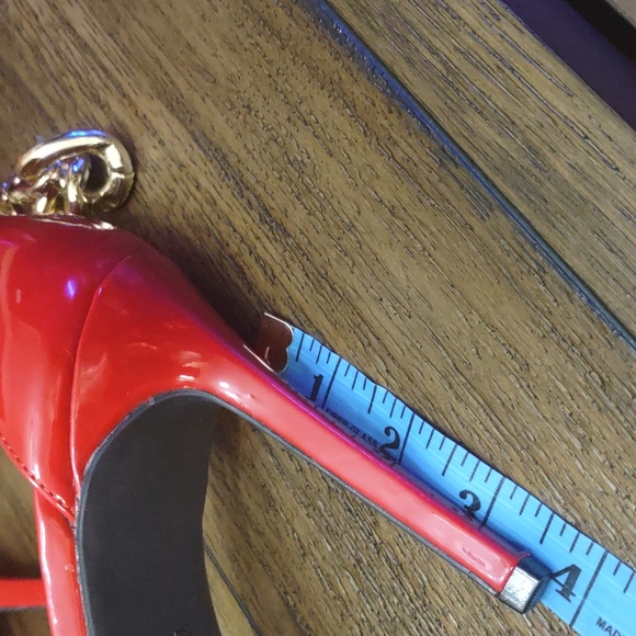 Heels - Picture 7 of 7